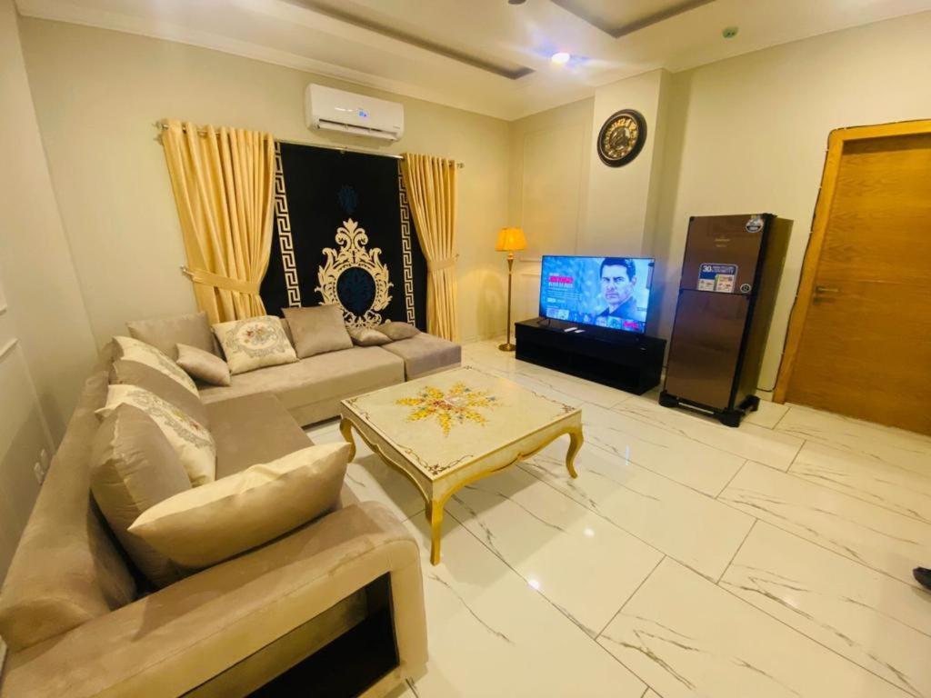 Holidazzle Serviced Apartments Bahria Town Rawalpindi Dış mekan fotoğraf