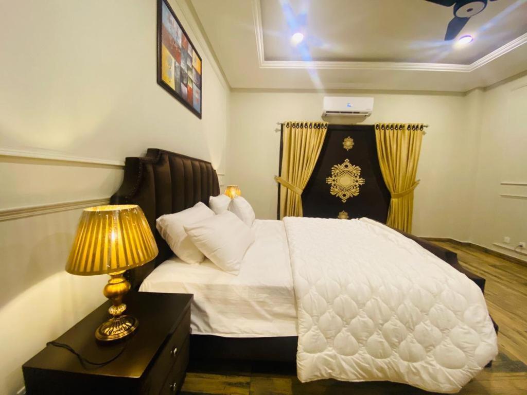 Holidazzle Serviced Apartments Bahria Town Rawalpindi Dış mekan fotoğraf